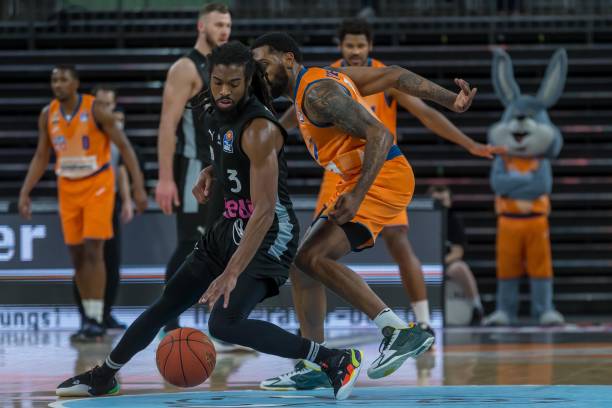 腰与二前锋 腰与二前锋