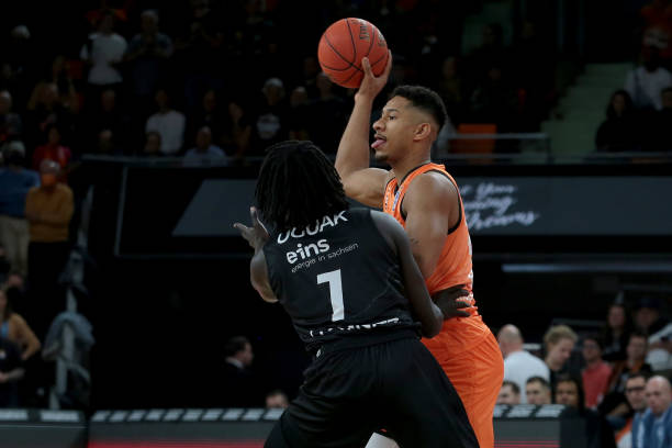 签下姆巴佩 签下姆巴佩